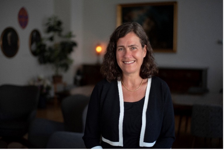 Lauretta Frederking
